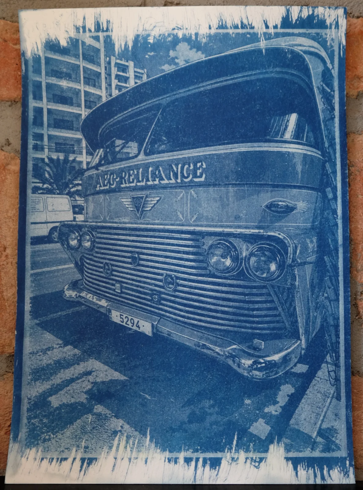 Tradiční maltský autobus – Valletta | art print #BlueprintMaltaYellowBusValletta01